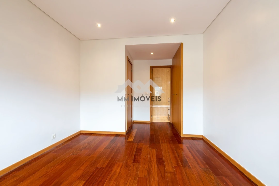 Apartamento T2 para Arrendamento em Rio Tinto Foto 20