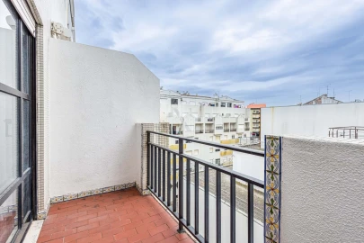 Apartamento T4 para Venda em Marvila, Ribeira Santarém, São Salvador, São Nicolau