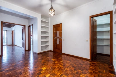 Apartamento T4 para Venda em Marvila, Ribeira Santarém, São Salvador, São Nicolau