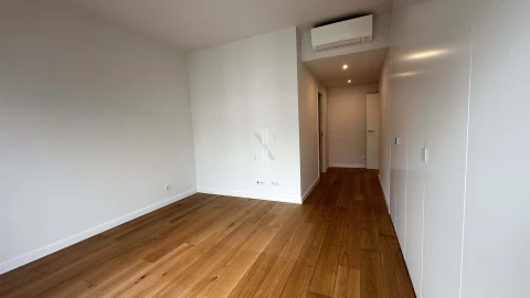Apartamento T2 para Arrendamento em Lumiar