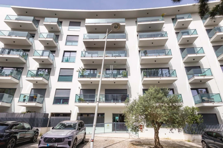 Apartamento T2 para Arrendamento em Lumiar Foto 30