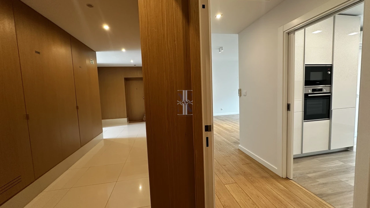 Apartamento T2 para Arrendamento em Lumiar Foto 3