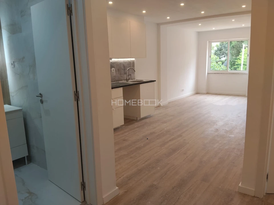 Apartamento T2 para Venda em Algueirão-Mem Martins Foto 4