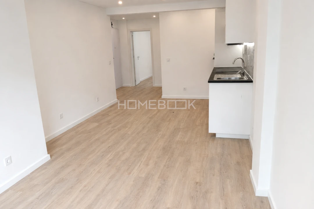 Apartamento T2 para Venda em Algueirão-Mem Martins Foto 3