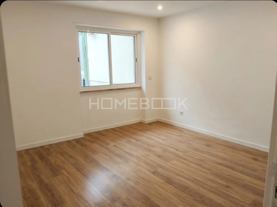 Apartamento T2 para Venda em Algueirão-Mem Martins Foto 11