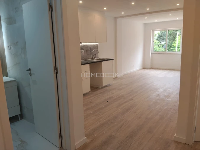 Apartamento T2 para Venda em Algueirão-Mem Martins Foto 4