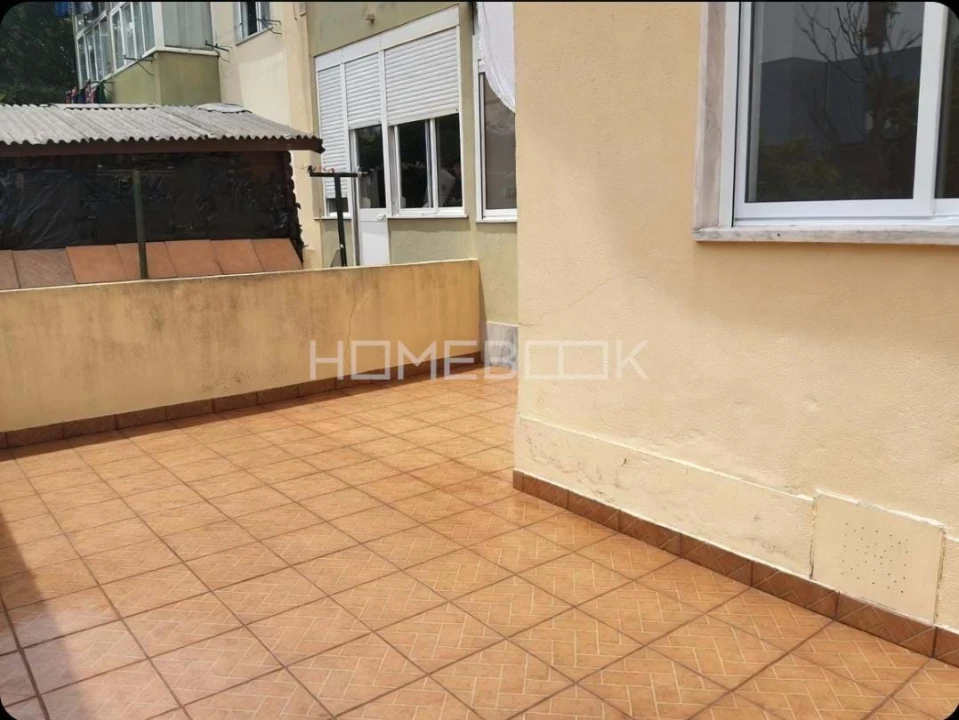 Apartamento T2 para Venda em Algueirão-Mem Martins Foto 2