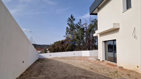 Moradia T4 para Venda em Ansião