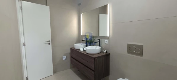 Apartamento T3 para Venda em Benfica