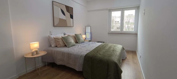 Apartamento T3 para Venda em Benfica