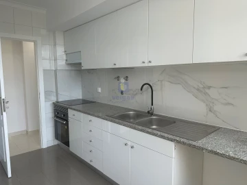 Apartamento T3 para Venda em Laranjeiro e Feijó