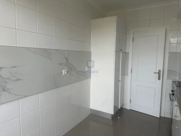 Apartamento T3 para Venda em Laranjeiro e Feijó