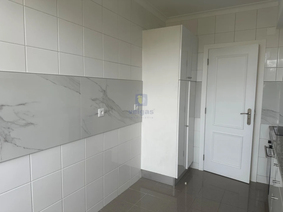 Apartamento T3 para Venda em Laranjeiro e Feijó Foto 24