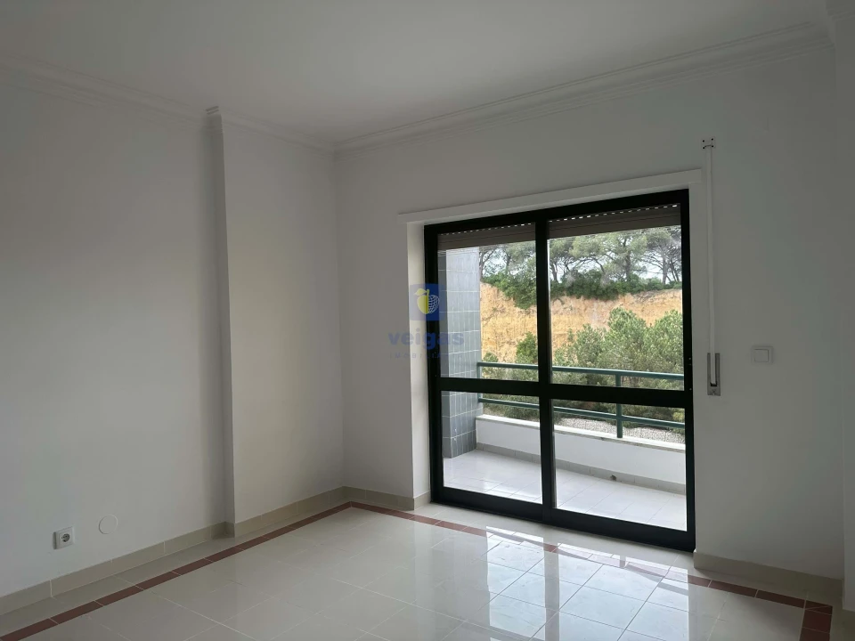 Apartamento T3 para Venda em Laranjeiro e Feijó Foto 2