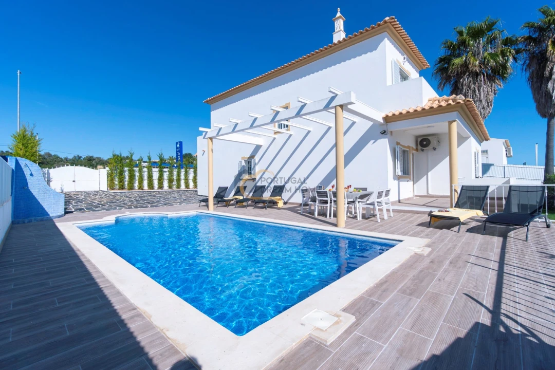 Moradia T3 para Venda em Guia Foto 1