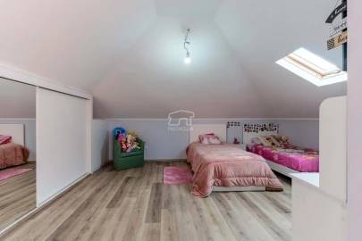 Moradia T2 para Venda em Santa Cruz