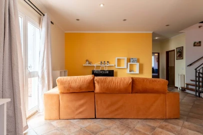 Moradia T2 para Venda em Santa Cruz