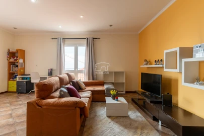 Moradia T2 para Venda em Santa Cruz