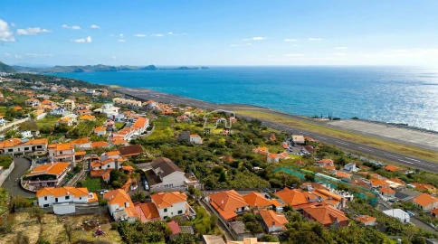 Moradia T2 para Venda em Santa Cruz