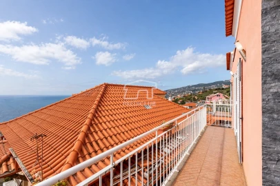 Moradia T2 para Venda em Santa Cruz