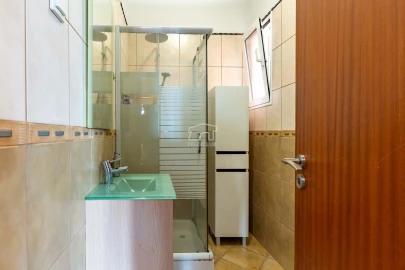 Moradia T2 para Venda em Santa Cruz