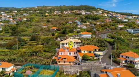 Moradia T2 para Venda em Santa Cruz