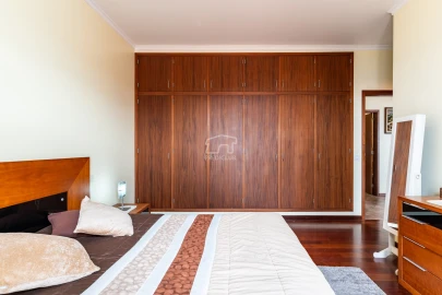 Moradia T2 para Venda em Santa Cruz