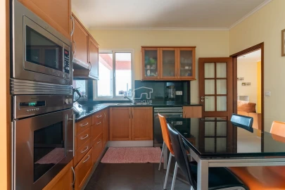 Moradia T2 para Venda em Santa Cruz