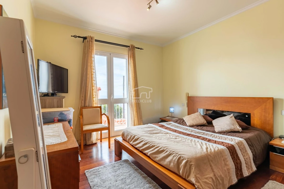 Moradia T2 para Venda em Santa Cruz Foto 21