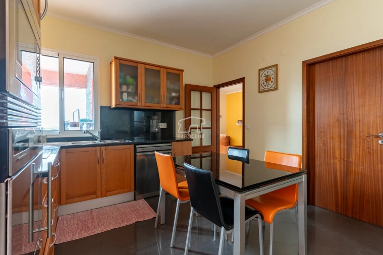 Moradia T2 para Venda em Santa Cruz Foto 25