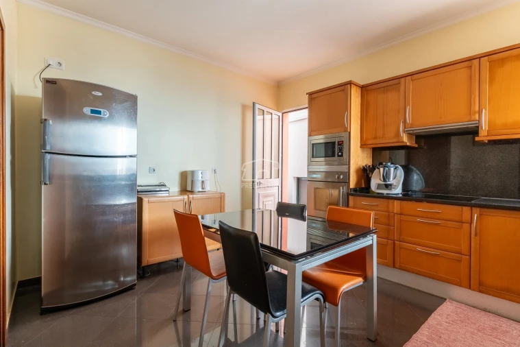 Moradia T2 para Venda em Santa Cruz Foto 24