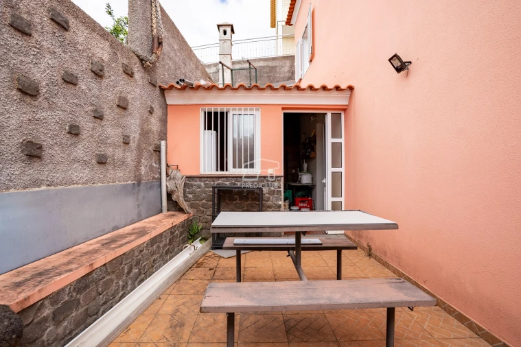 Moradia T2 para Venda em Santa Cruz Foto 30