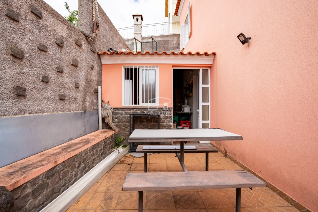 Moradia T2 para Venda em Santa Cruz Foto 30