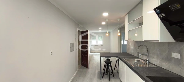 Apartamento T2 para Venda em Benfica