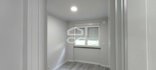 Apartamento T2 para Venda em Benfica