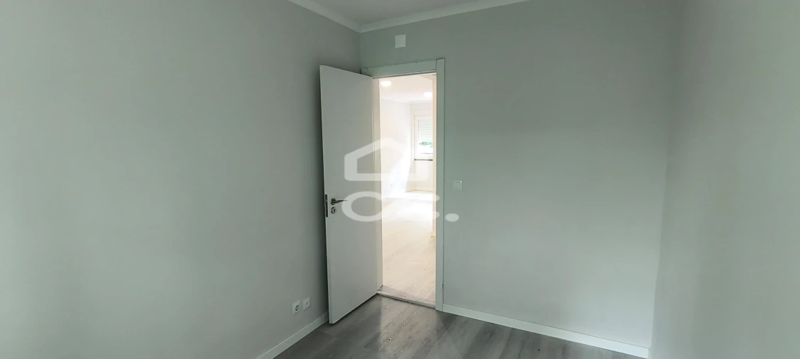 Apartamento T2 para Venda em Benfica Foto 11