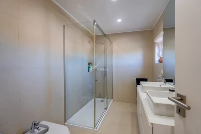 Moradia T5 para Venda em Agualva e Mira-Sintra