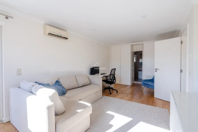 Moradia T5 para Venda em Agualva e Mira-Sintra