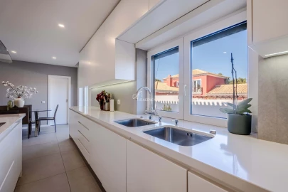 Moradia T5 para Venda em Agualva e Mira-Sintra