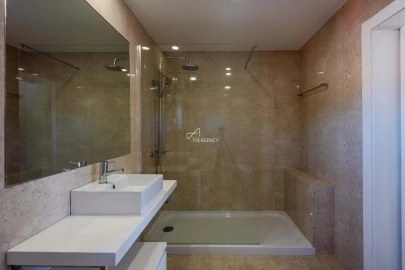 Moradia T5 para Venda em Agualva e Mira-Sintra