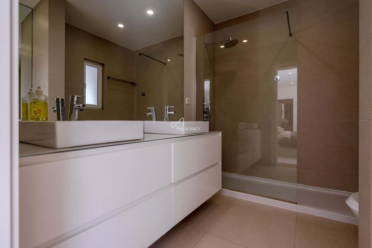 Moradia T5 para Venda em Agualva e Mira-Sintra Foto 52