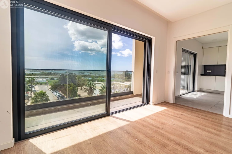 Apartamento T3 para Venda em Faro (Sé e São Pedro) Foto 7