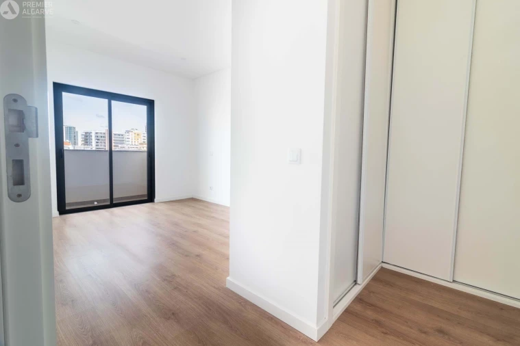 Apartamento T3 para Venda em Faro (Sé e São Pedro) Foto 17