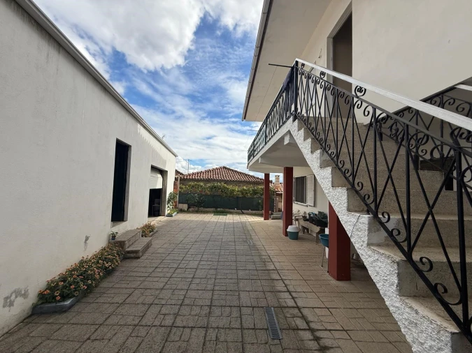 Moradia T3 para Venda em Vila Flor e Nabo Foto 5