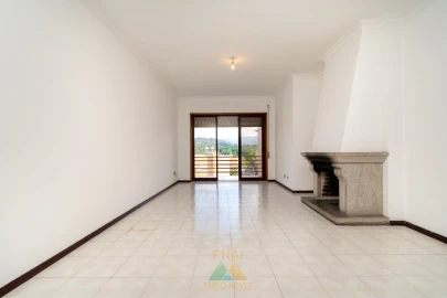 Apartamento T3 para Venda em Ponte da Barca, V.N. Muía, Paço Vedro Magalhães