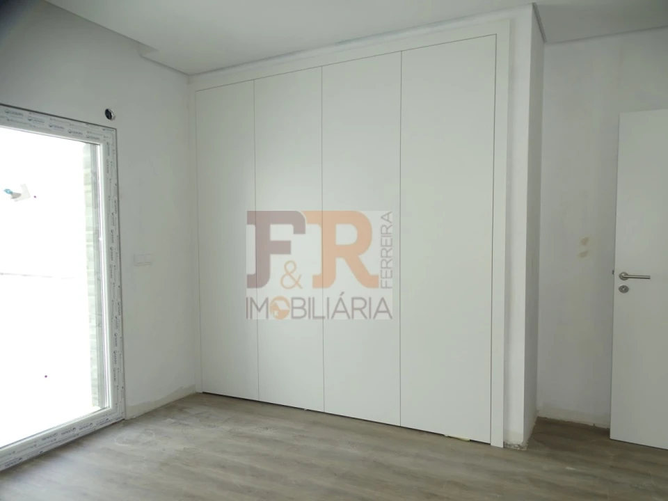 Moradia T3 para Venda em Fernao Ferro Foto 9