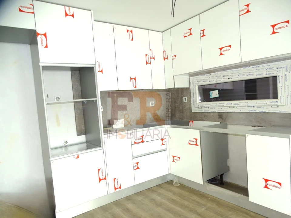 Moradia T3 para Venda em Fernao Ferro Foto 21