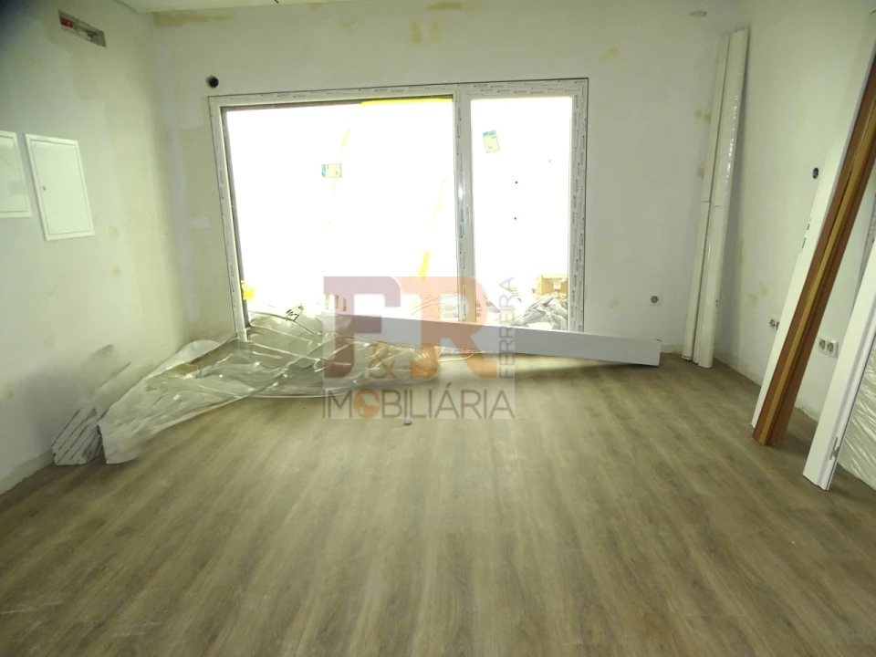 Moradia T3 para Venda em Fernao Ferro Foto 23