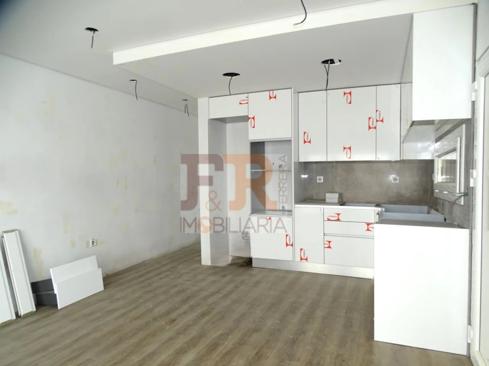 Moradia T3 para Venda em Fernao Ferro Foto 6