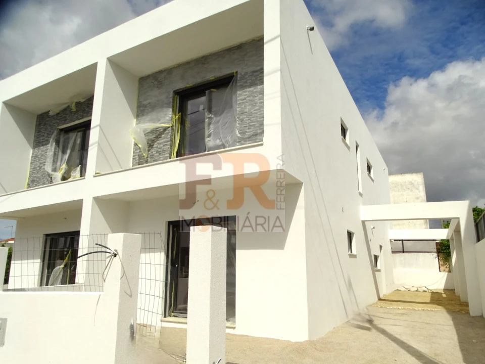 Moradia T3 para Venda em Fernao Ferro Foto 28